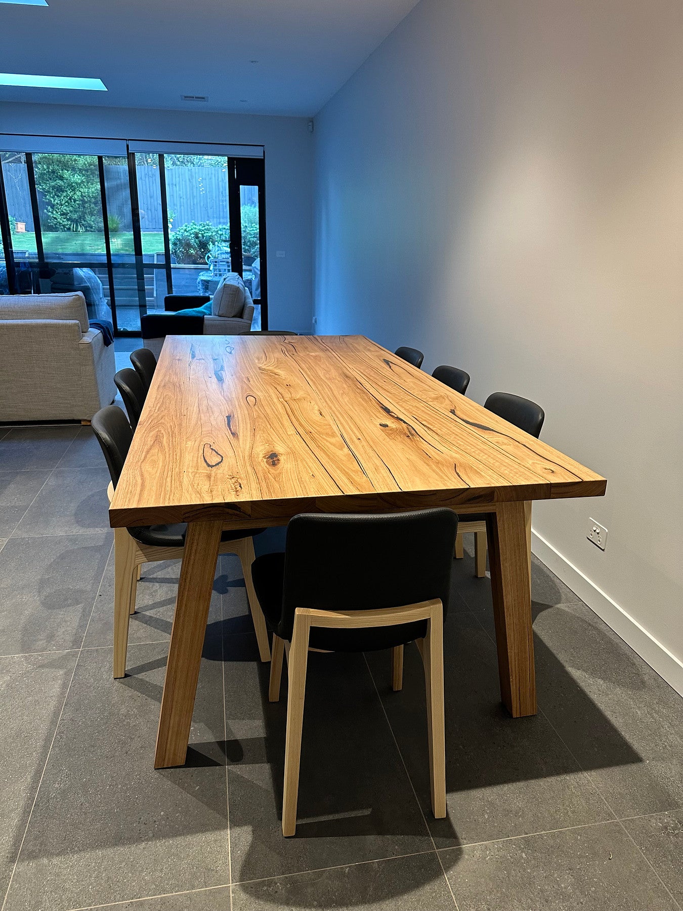 Floki Dining Table