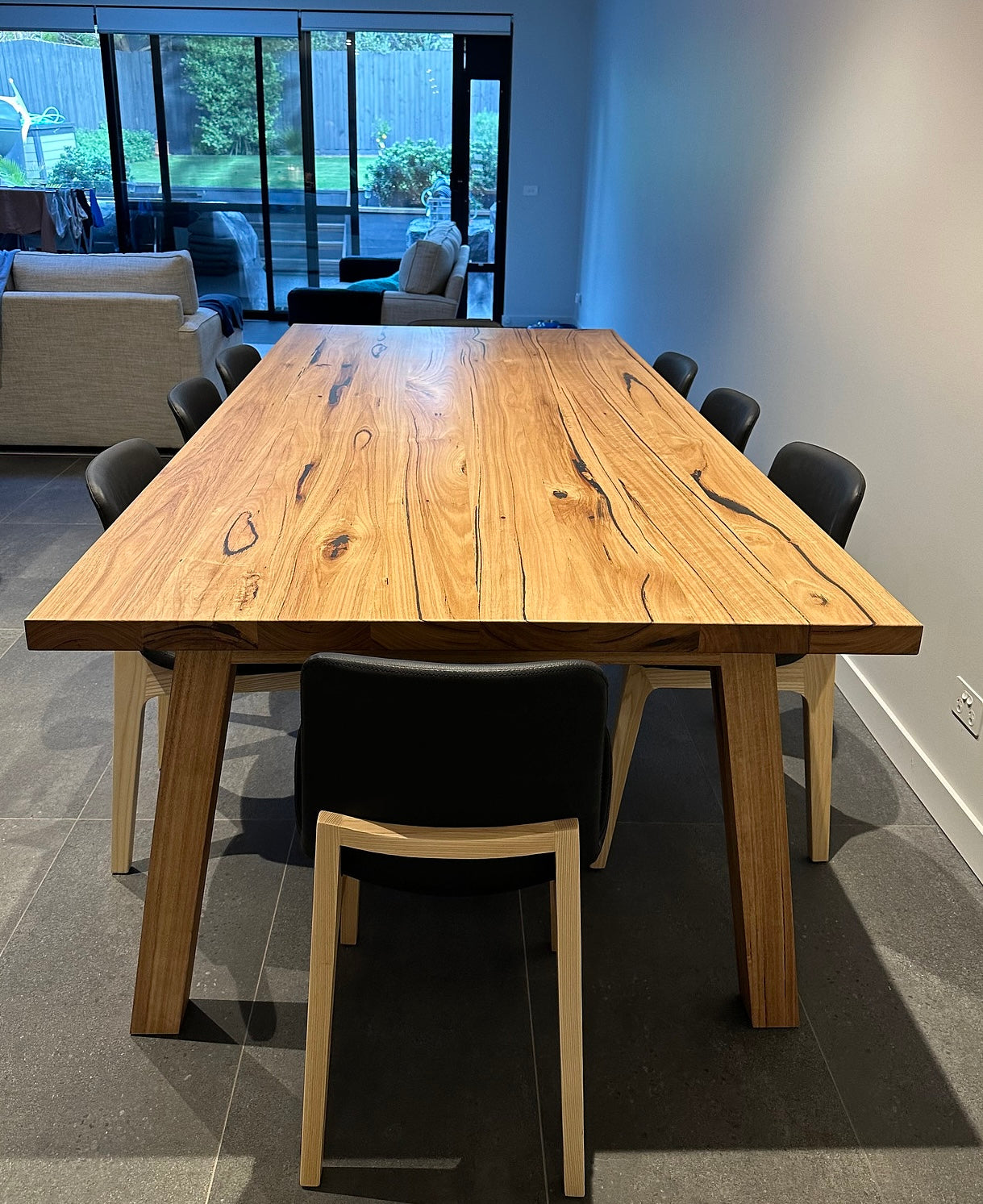 Floki Dining Table