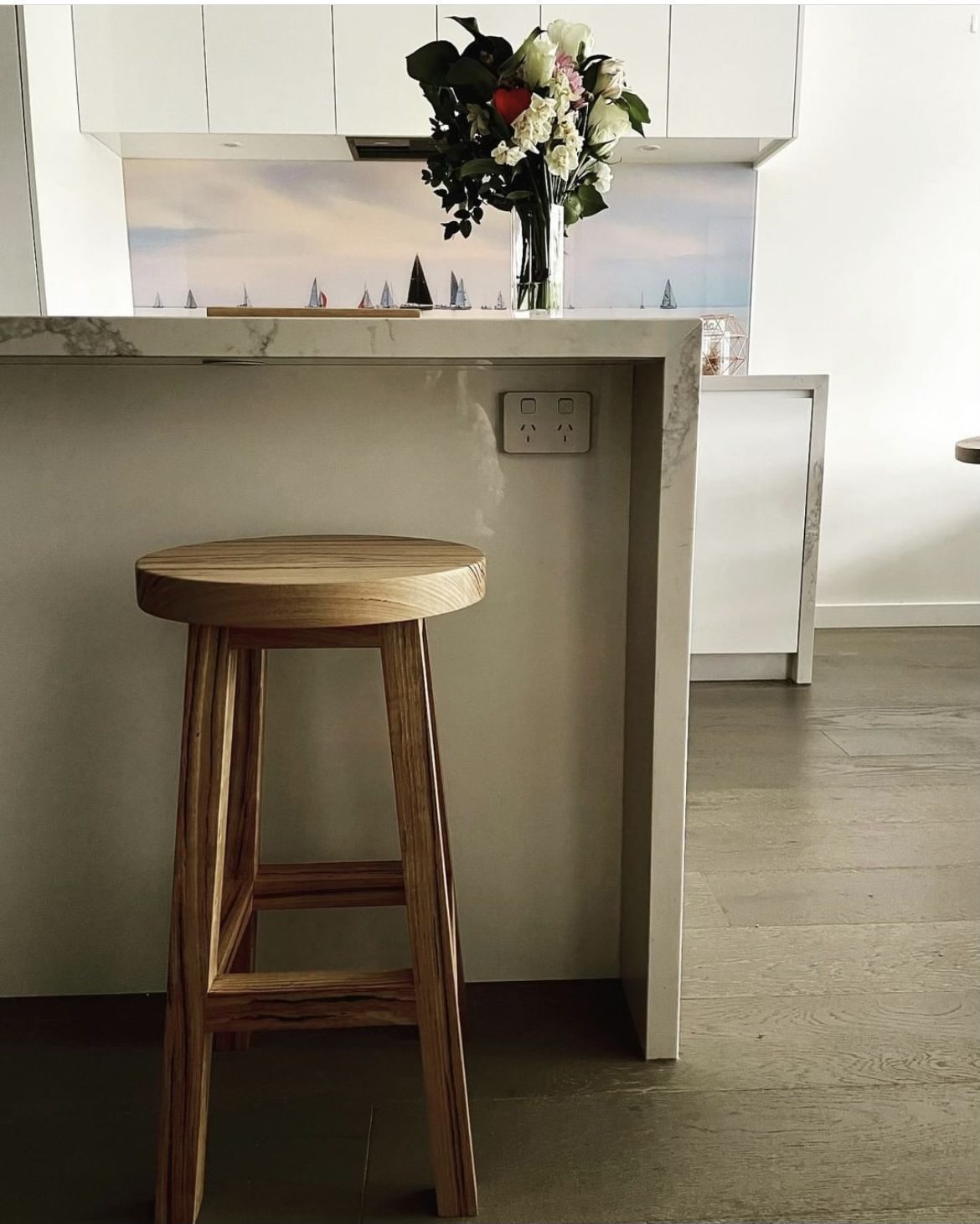 Hampton Stool